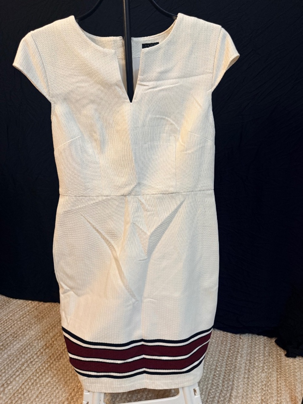 Ann Taylor Factory Textured Sheath Dress – Size 6 – NWT